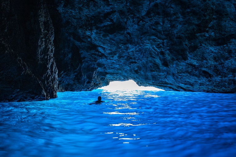 カシュ（メイス島・カステルリゾ島）の青の洞窟
